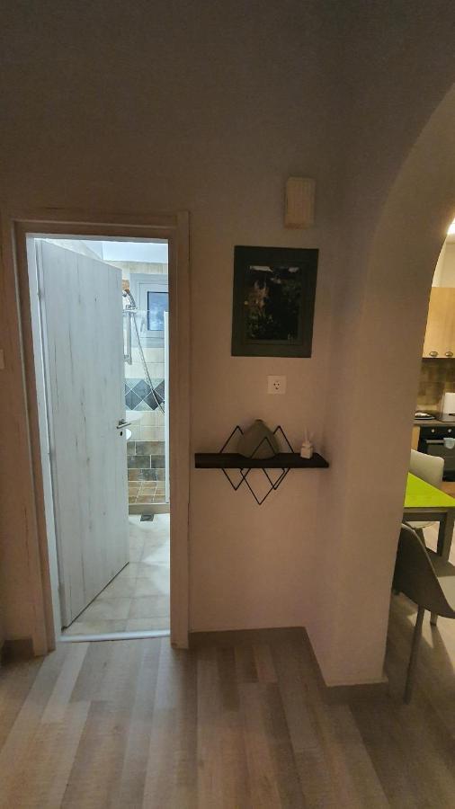 Larry'S Little Place In The Center Of Gytheio Exterior foto