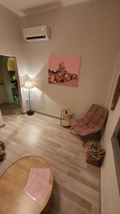 Larry'S Little Place In The Center Of Gytheio Exterior foto